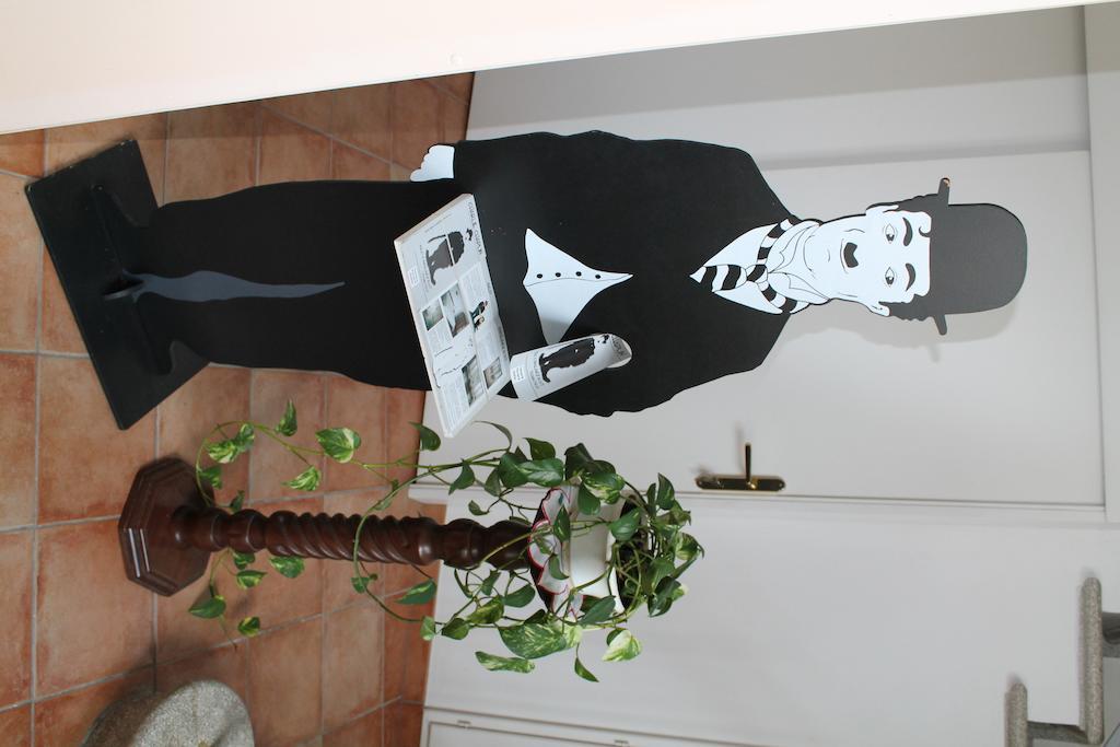 Charlie Chaplin Bed & Breakfast Tamara Bagian luar foto