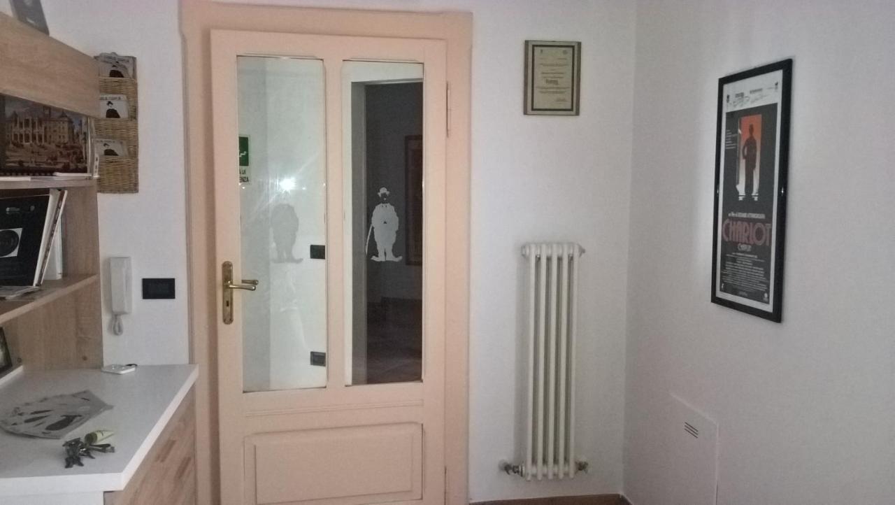 Charlie Chaplin Bed & Breakfast Tamara Bagian luar foto